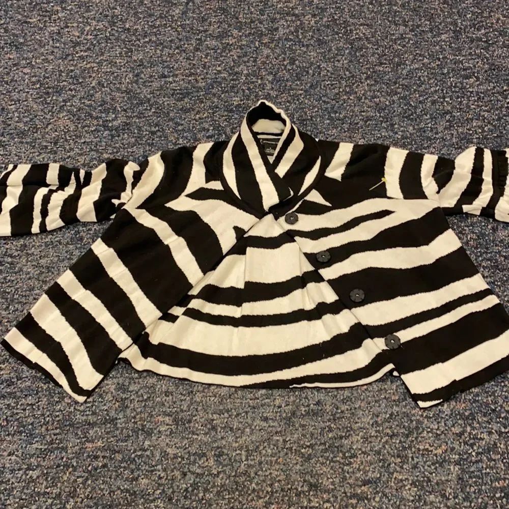 International Concepts Black and white crop top S